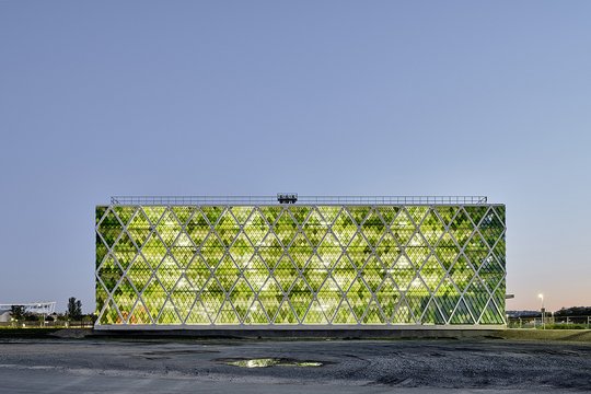 Quartiersparkhaus mit integrierter Energiezentrale