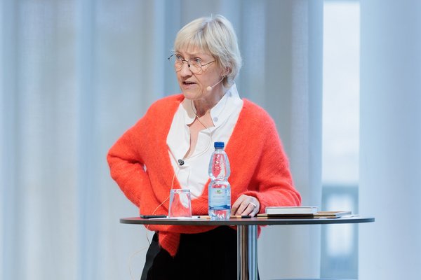 Forschung, Frauen, Menschheits-Fragen