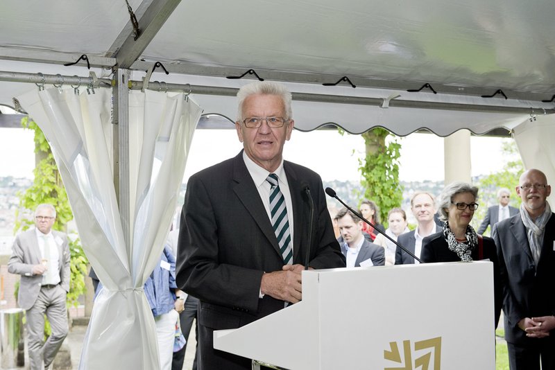 22 AKBW 14 06 05 0303 k1 web