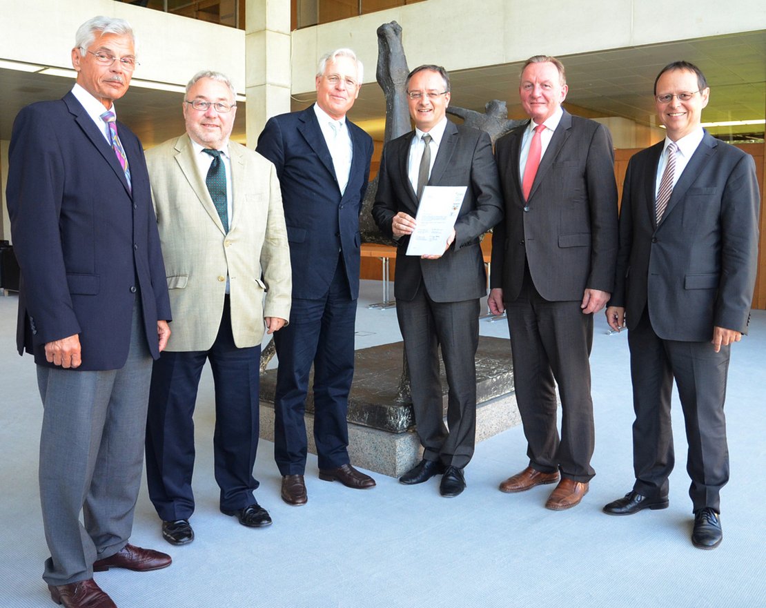 Kultusminister Stoch persönlich überreicht