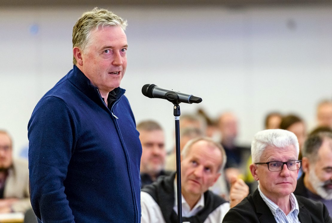 Anträge aus den Bezirken