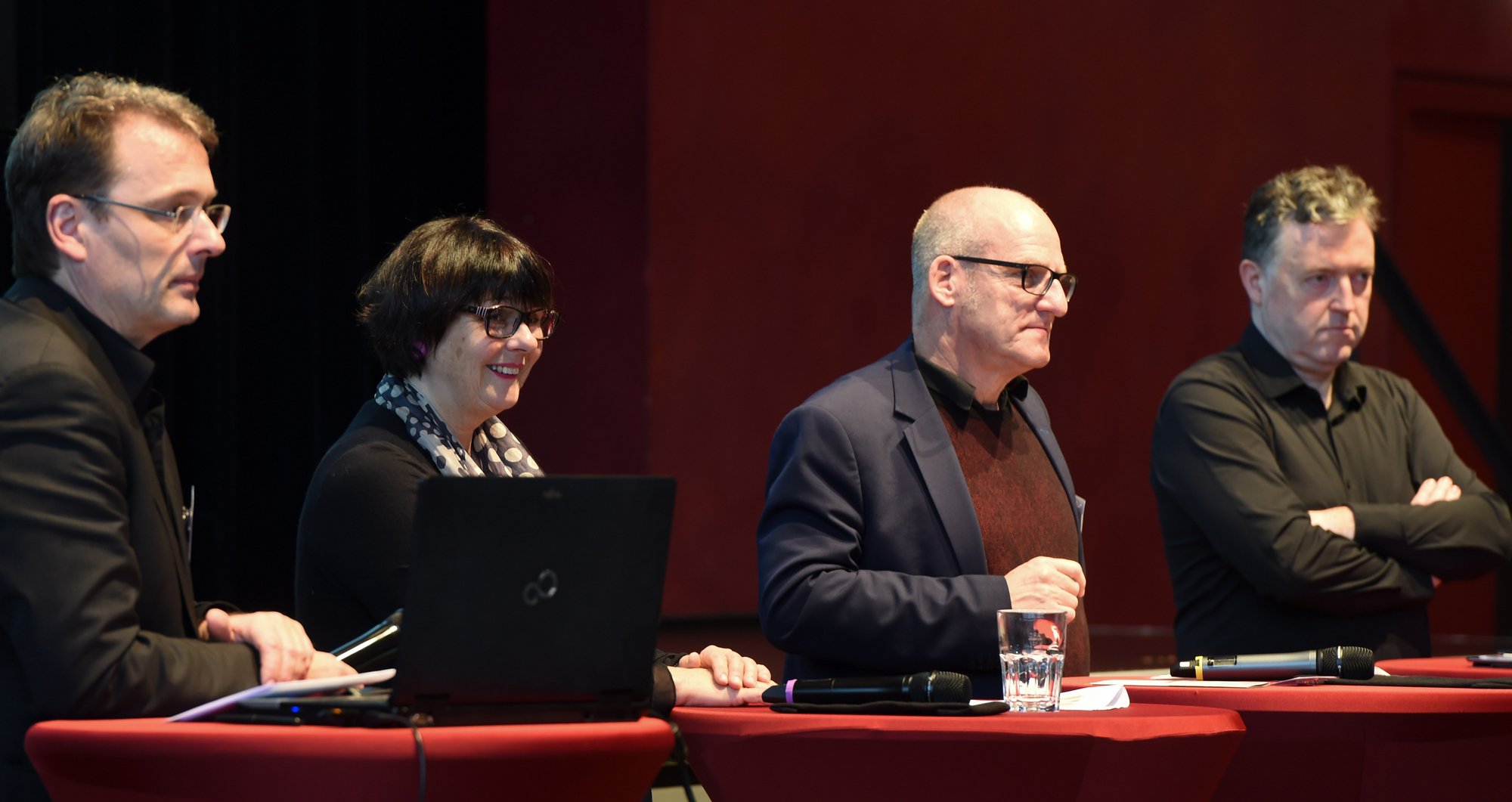v.l.: Peter Reinhardt führte die Diskussion mit Eva Schlechtendahl, Stephan Weber und Andreas Grube