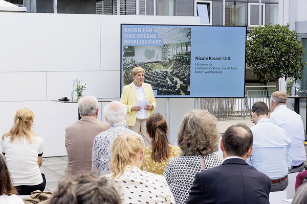 Jubiläumsausstellung in Stuttgart: #guenterbehnisch100