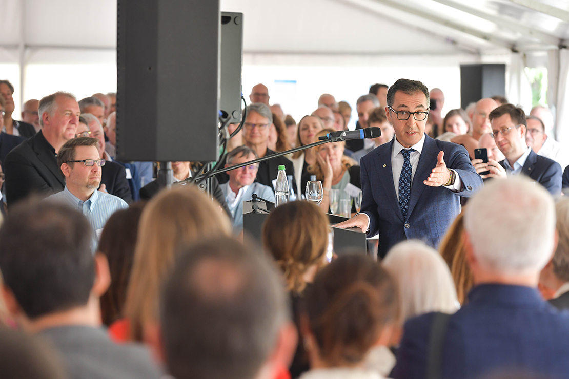 © Max Kovalenko / AKBW